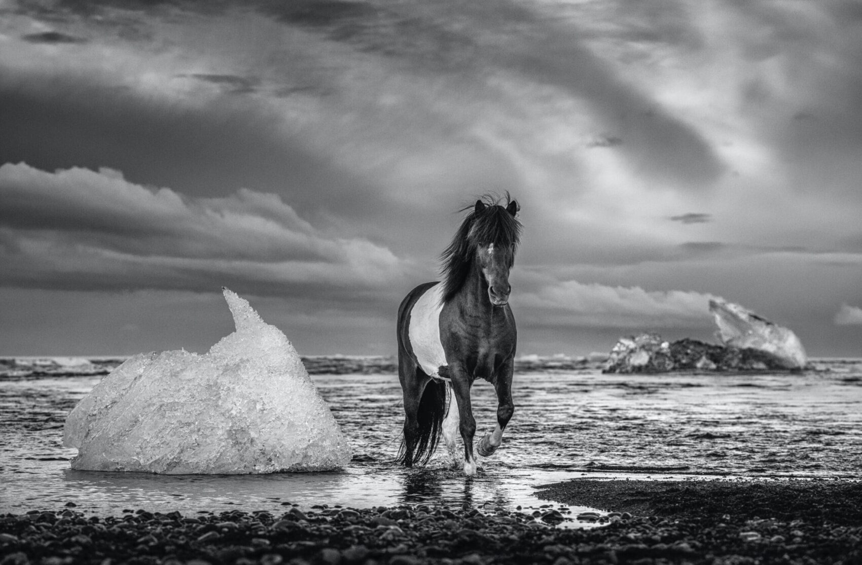 David_Yarrow_On_the_Rocks_Hilton_Asmus_Contemporary