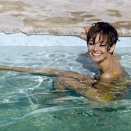 Terry_O_Neill_Audrey_Hepburn_Swimming_1966_Hilton_Asmus_Contemporary