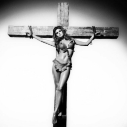 Terry_O_Neill_Raquel_Welch_One_Million_Years_BC_Hilton_Asmus_Contemporary