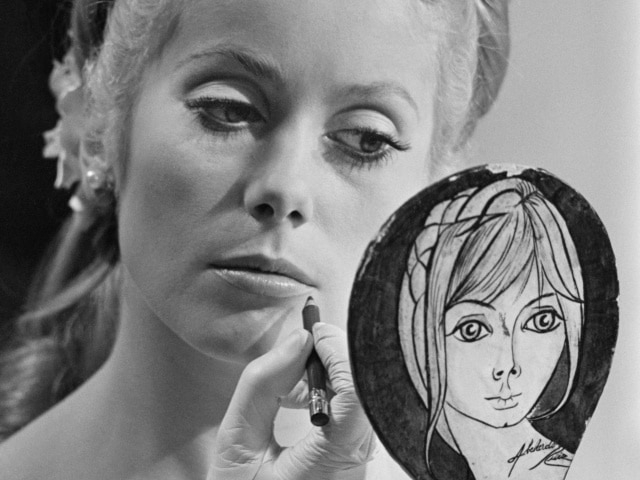 catherine deneuve with mirror
