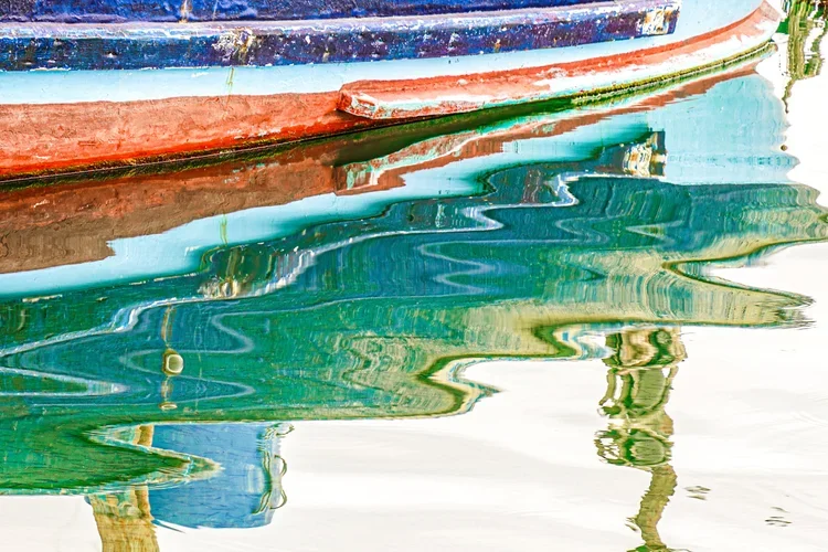 Between Presence and Absence Two