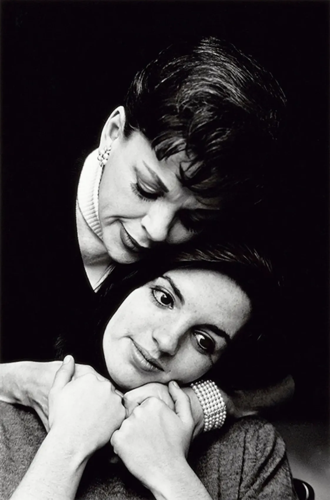 Judy Garland embracing her daughter Liza Minnelli in a 1964 portrait by Terry O’Neill
