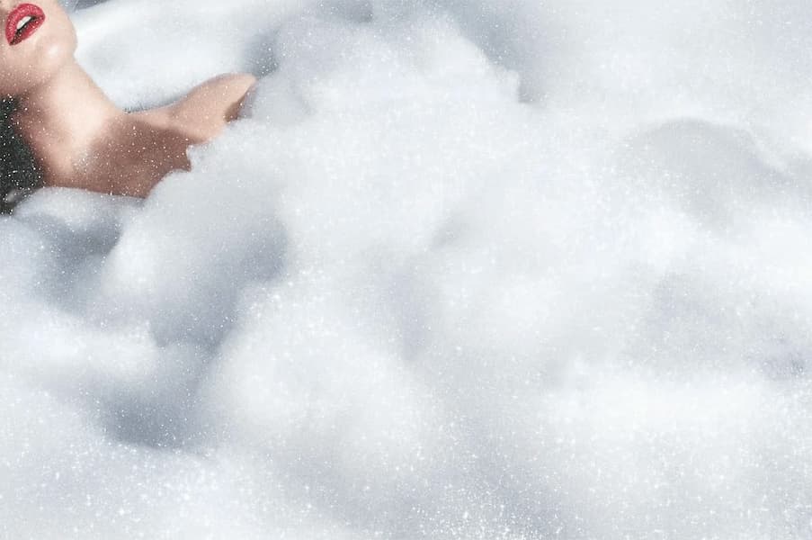 Lips in Bubbles (Diamond Dust)