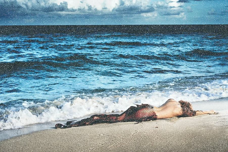 Mermaid in Paradise 1 (Diamond Dust)