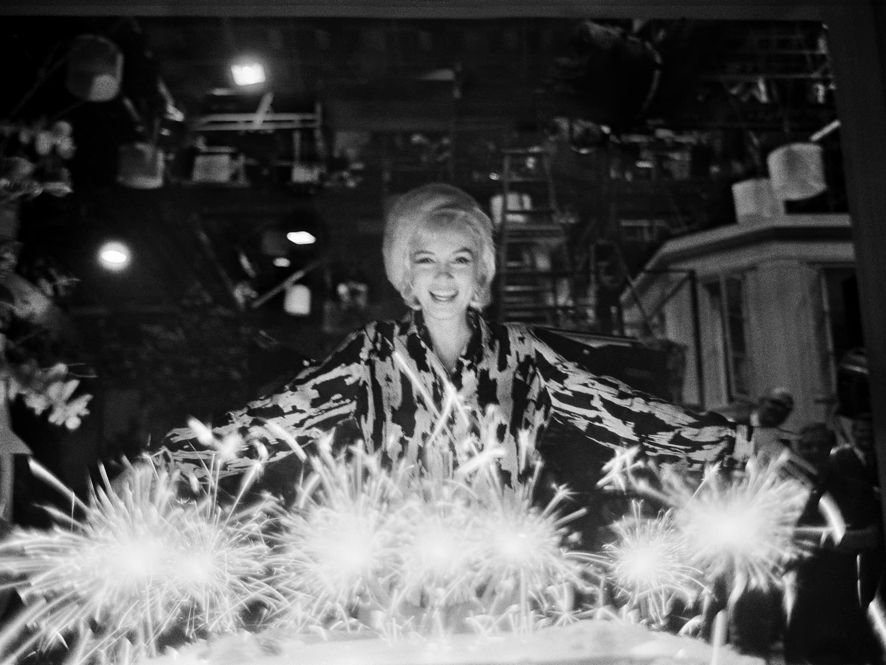 Marilyn Monroe celebrating her 36th birthday on the set of Something's Got to Give — Marilyn Monroe Birthday Cake, 1962, Lawrence Schiller.
