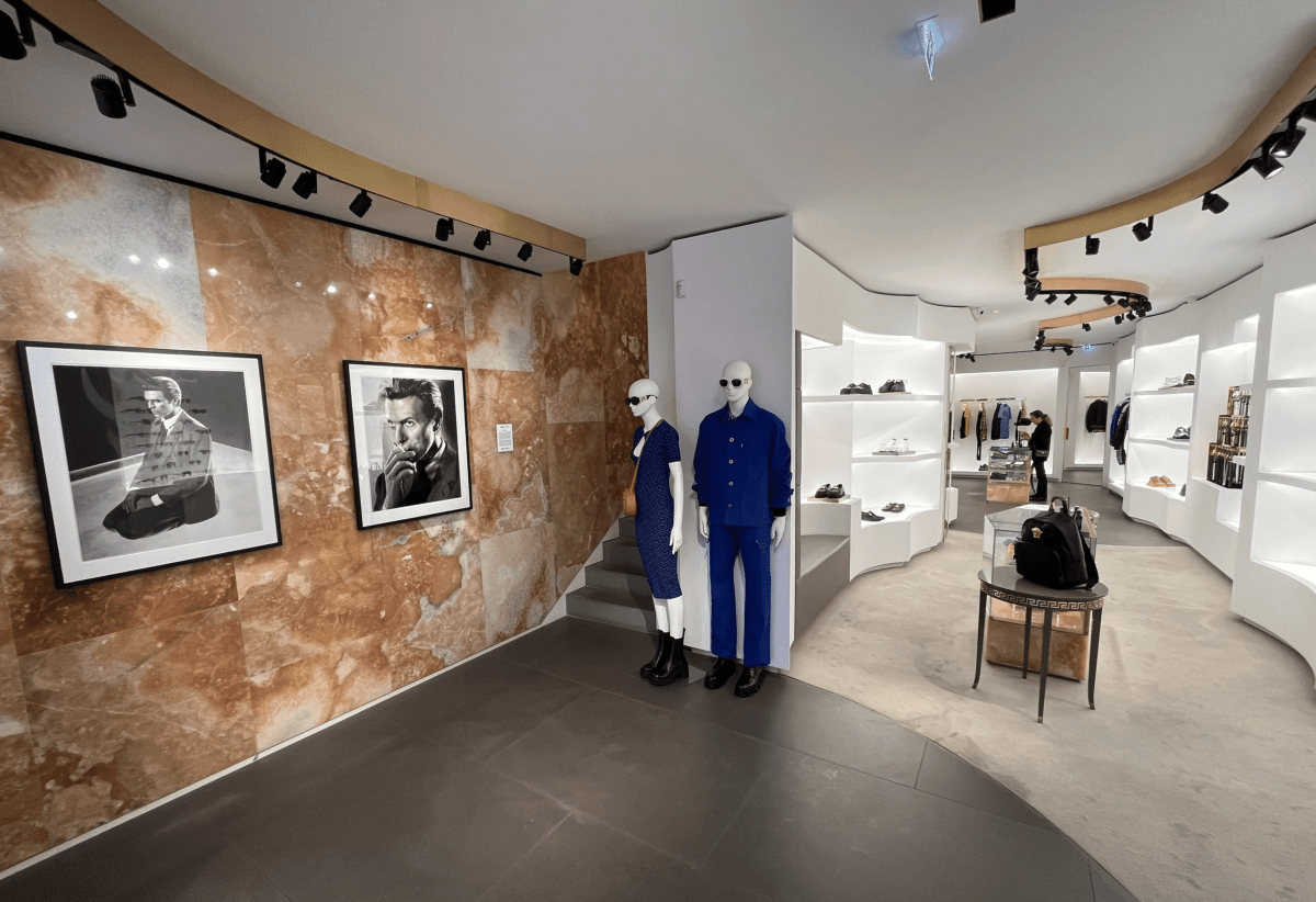 Versace et Cube Art Fair exposent les œuvres du célèbre photographe Markus Klinko